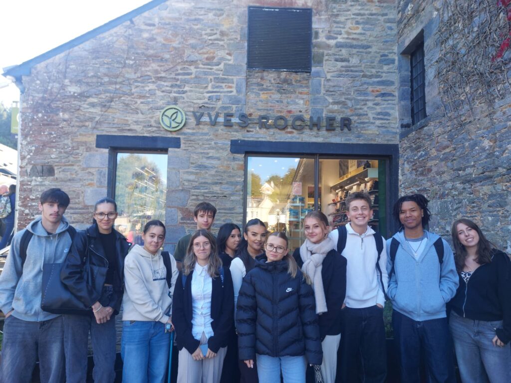 1ères Métiers du Commerce et de la Vente 1 IMG 20250926 WA0010