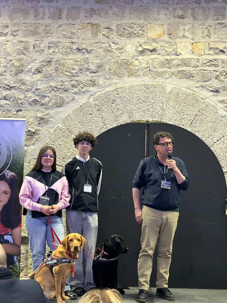 Un repas dans le noir solidaire pour Louise et Jules, élèves au lycée Carnot Bertin 9 AAF4D25D 6BD6 4D6C A901 506DFB662DF1