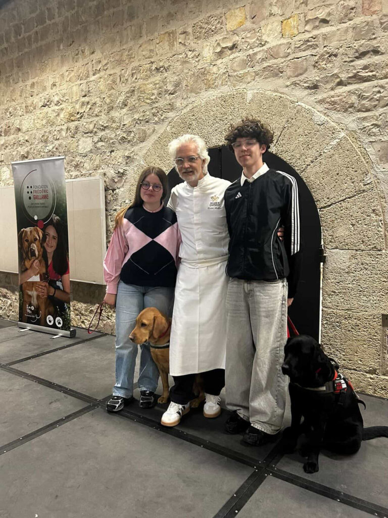 Un repas dans le noir solidaire pour Louise et Jules, élèves au lycée Carnot Bertin 7 D70C3559 AD97 450E 9A67 68317C645228