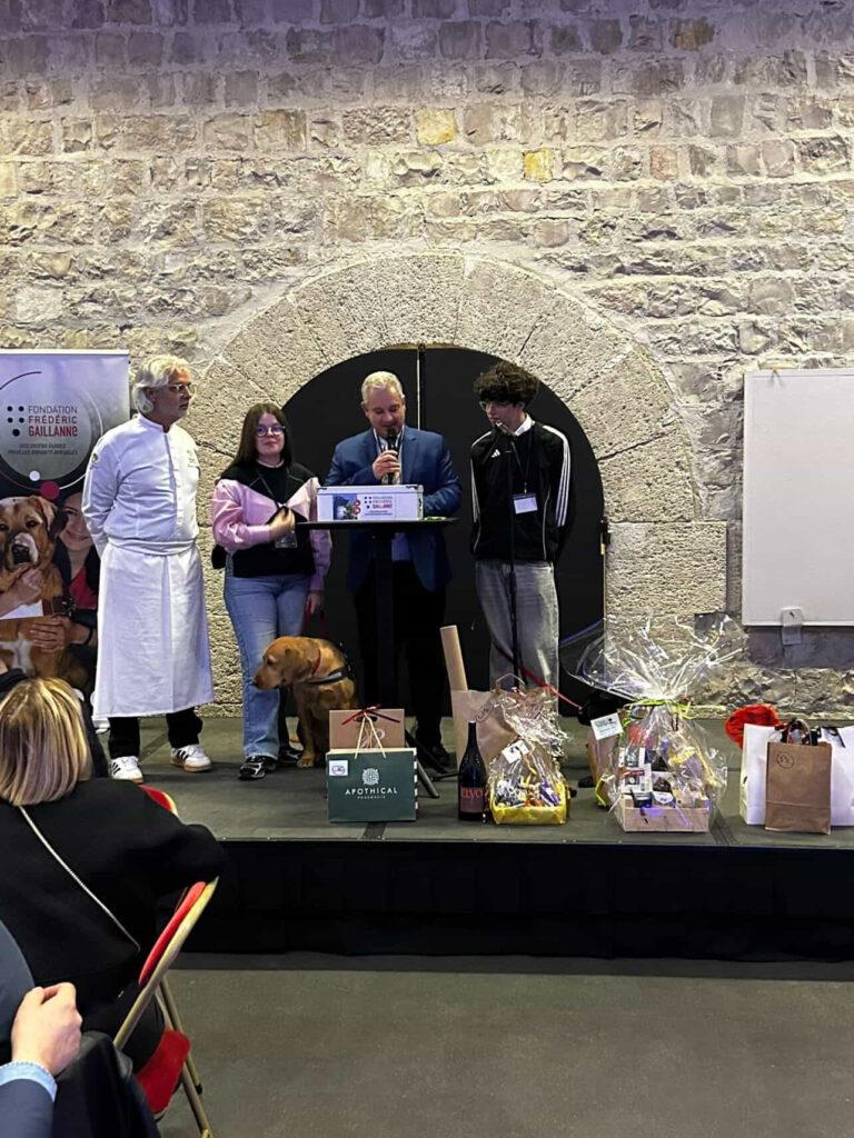 Un repas dans le noir solidaire pour Louise et Jules, élèves au lycée Carnot Bertin 1 E465F6D0 29FC 499A BBEE 5AB9AA2296BE